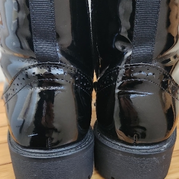 Black Patent Leather Lace-Up Boots - Picture 5 of 9